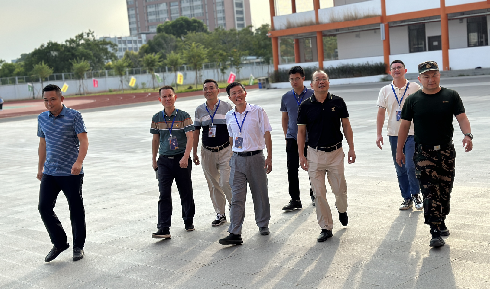 暖心关怀，悉心指导 ——揭阳市榕城区教育局陈波主任莅临beat365中文版官网督查指导工作