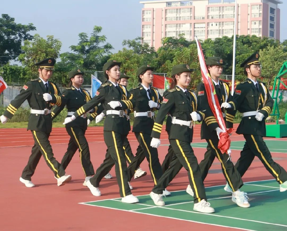 以青春之名 护国旗之威 ——beat365中文版官网学生国旗护卫队成长记